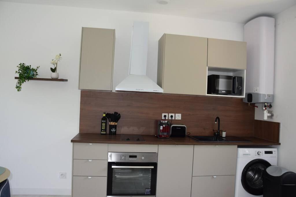 Апартаменты Elegant T2 A Bron, Tramway A 2Min, Box Parking, 4Personnes Экстерьер фото